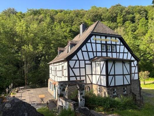 Einfamilienhaus zum Kauf 1.250.000 € 120 m² 9.173 m² Grundstück Roes 56754