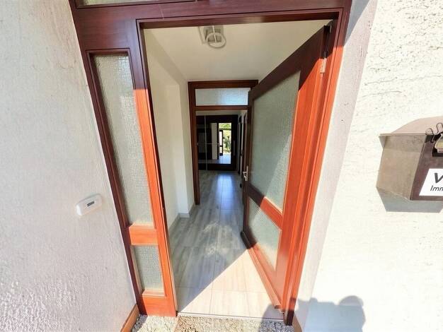 Mehrfamilienhaus zum Kauf 777.000 € 11 Zimmer 289 m² 815 m² Grundstück frei ab sofort Bayernstraße 2 Höchberg 97204