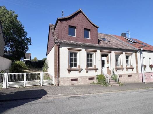 Einfamilienhaus zum Kauf 169.000 € 7 Zimmer 135 m² 550 m² Grundstück Oberbexbach Bexbach 66450