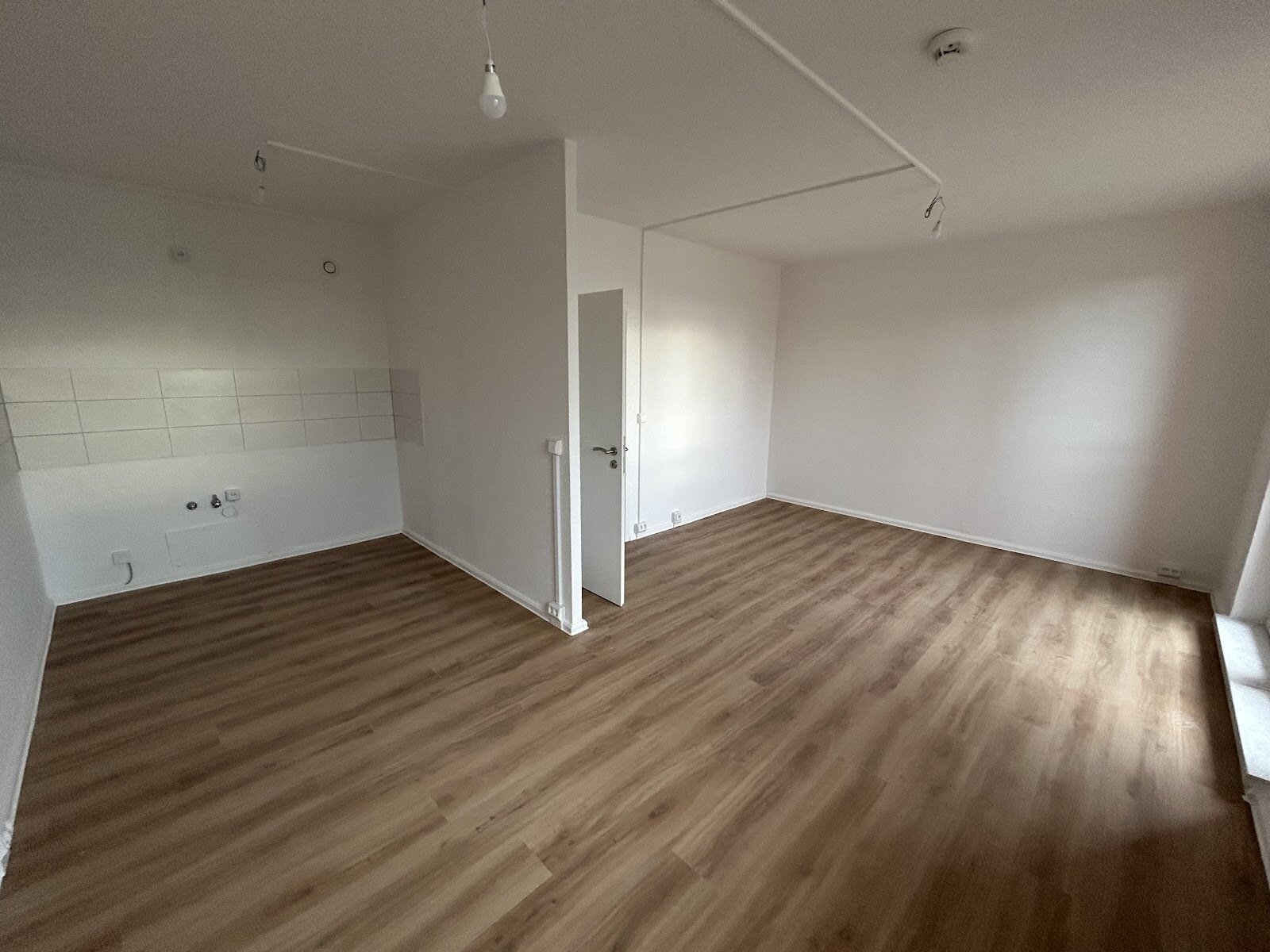 Wohnung zur Miete 452 € 3 Zimmer 57,9 m²<br/>Wohnfläche 1.<br/>Geschoss Astonstraße 58 Kroatenhügel Magdeburg 39116