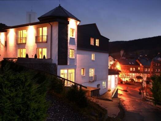 Hotel zum Kauf 1.100.000 € 17 Zimmer 1.616 m² Grundstück Silbach Winterberg 59955