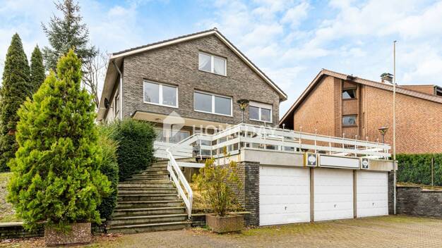Mehrfamilienhaus zum Kauf 899.000 € 11 Zimmer 200 m² 1.017 m² Grundstück Neuenhausen Grevenbroich 41517