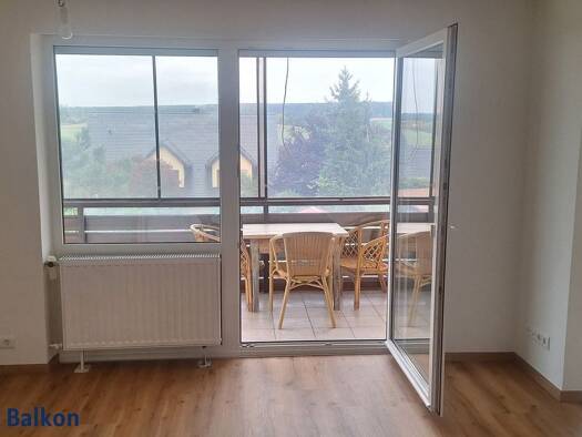 Wohnung zur Miete 1.050 € 5 Zimmer 105 m² Geschoss 1/3 frei ab 01.01.2026 Münchaurach Aurachtal 91086