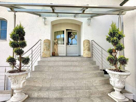 Haus zum Kauf provisionsfrei 2.290.000 € 10,5 Zimmer 459,8 m² 1.550 m² Grundstück Gailingen am Hochrhein 78262