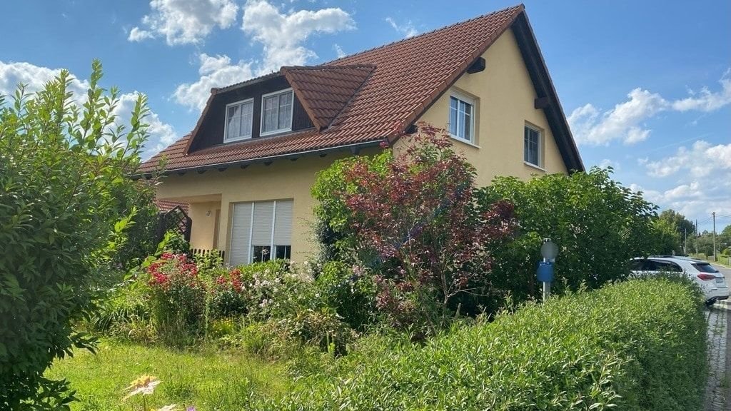 Einfamilienhaus zum Kauf provisionsfrei 147.000 € 4 Zimmer 98 m²<br/>Wohnfläche 595 m²<br/>Grundstück Beiersdorf 02736