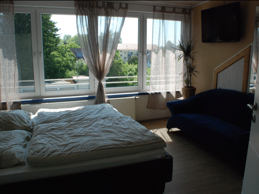 Wohnung zur Miete 1.025 € 2,5 Zimmer 94 m² Geschoss 2/3 frei ab 01.01.2027 Gränzendorfer Straße 8 Kaufbeuren-Neugablonz Kaufbeuren 87600