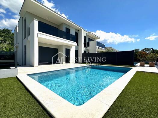 Doppelhaushälfte zum Kauf 550.000 € 5 Zimmer 250 m² Grundstück Umag 52470
