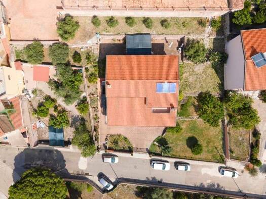 Haus zum Kauf 689.000 € 7 Zimmer 380 m² 1.000 m² Grundstück Bosa 08013