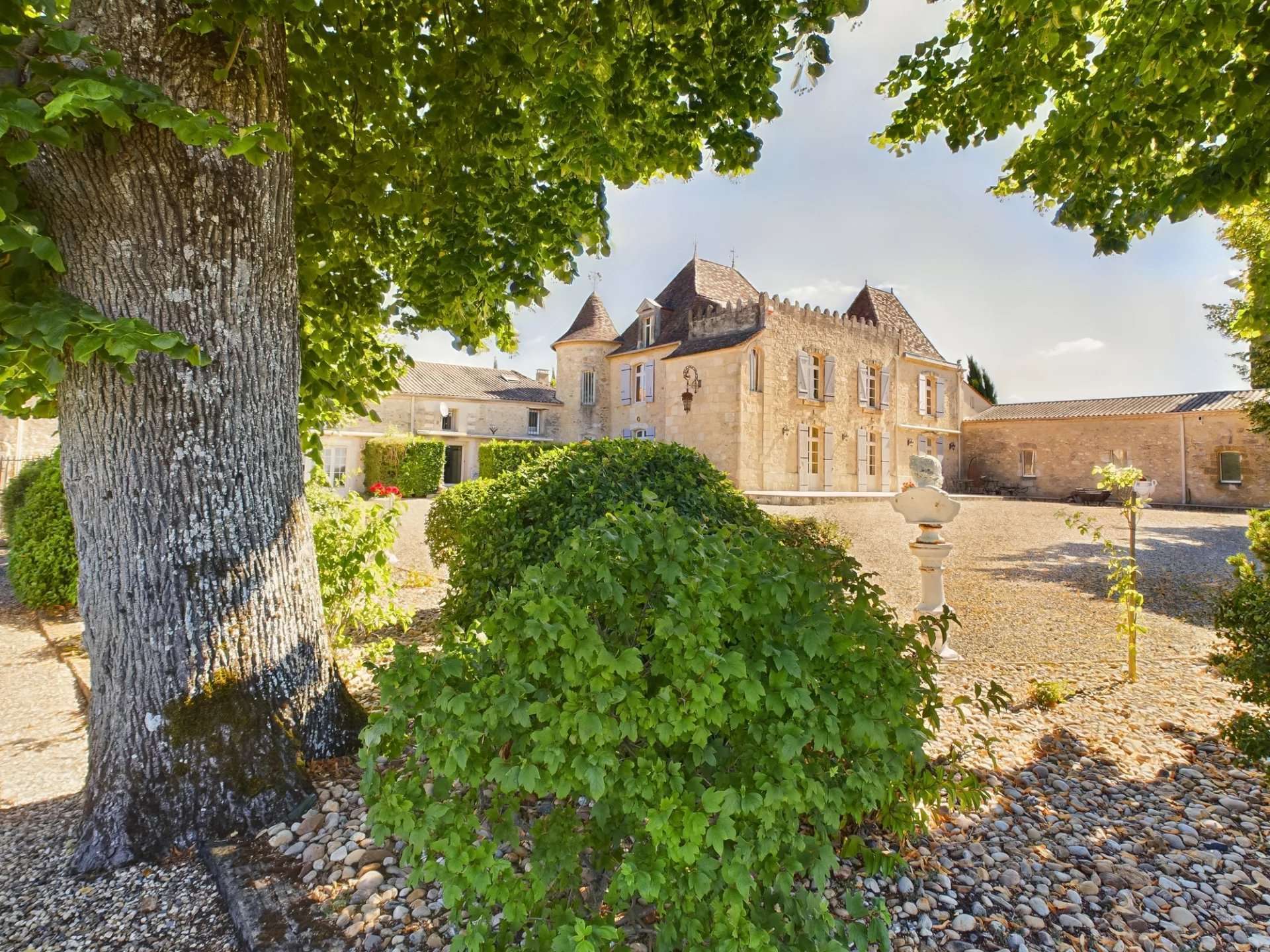 Schloss zum Kauf provisionsfrei 3.950.000 € 11 Zimmer 550 m²<br/>Wohnfläche 327.900 m²<br/>Grundstück Vieux Bergerac Bergerac