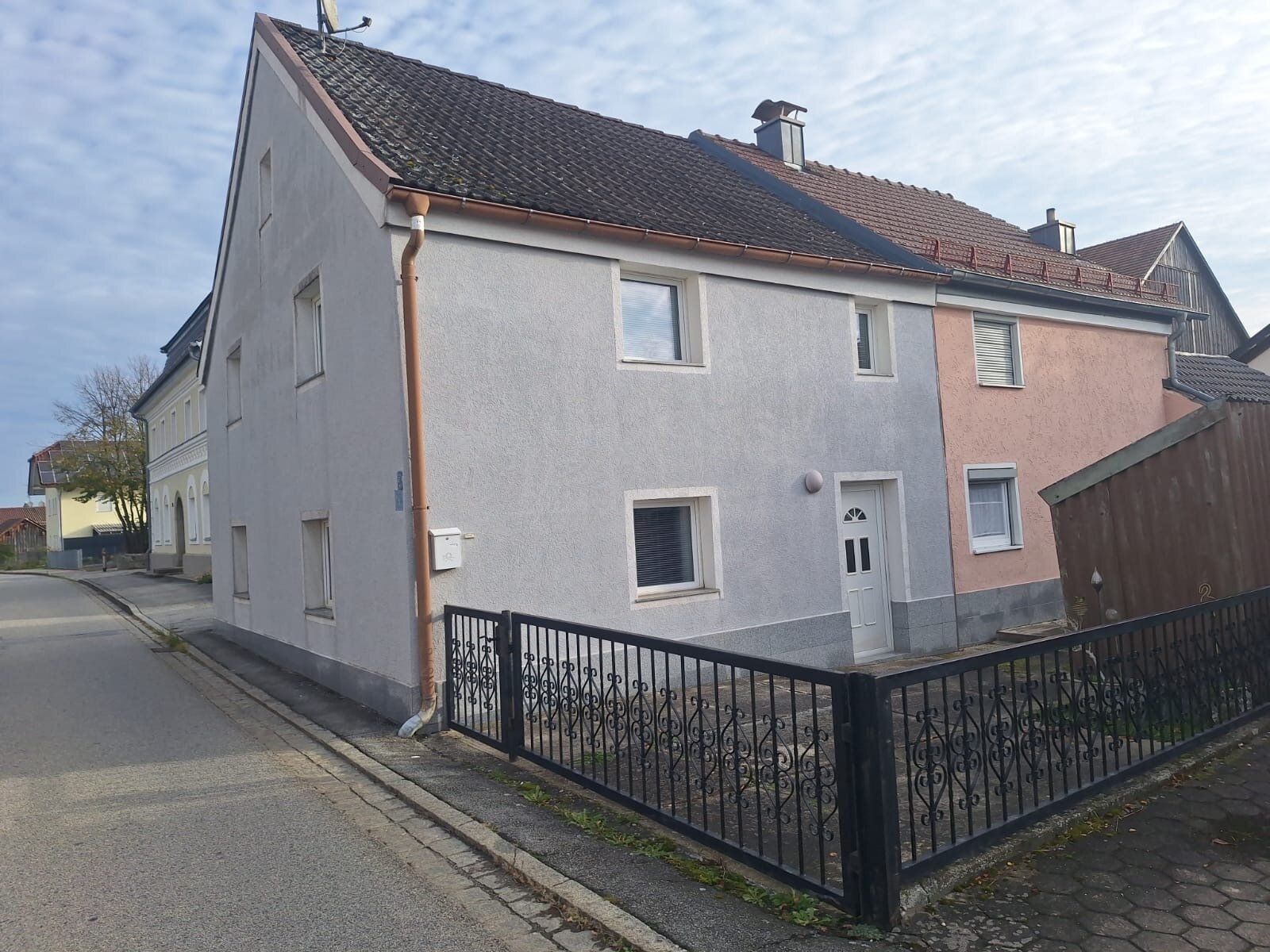 Reihenendhaus zum Kauf provisionsfrei 93.500 € 3 Zimmer 86 m²<br/>Wohnfläche 111 m²<br/>Grundstück Untere Inntalstrasse 26 Hartkirchen Pocking 94060