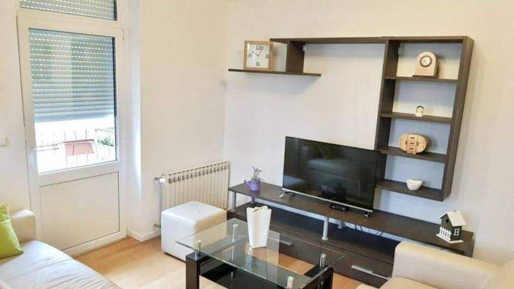 Wohnung zur Miete 1.200 € 2 Zimmer 81 m² August Senoa