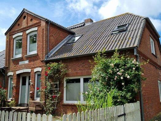 Haus zum Kauf 260.000 € 5 Zimmer 131 m² 290 m² Grundstück frei ab sofort Pellworm 25849