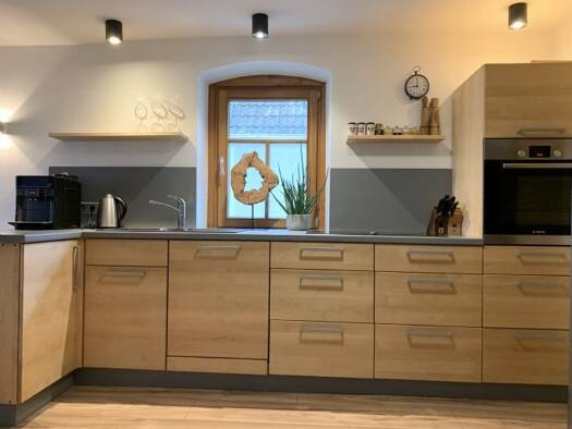 Einfamilienhaus zur Miete 1.400 € 9 Zimmer 195 m² 1.100 m² Grundstück frei ab sofort Uehlfeld Uehlfeld 91486