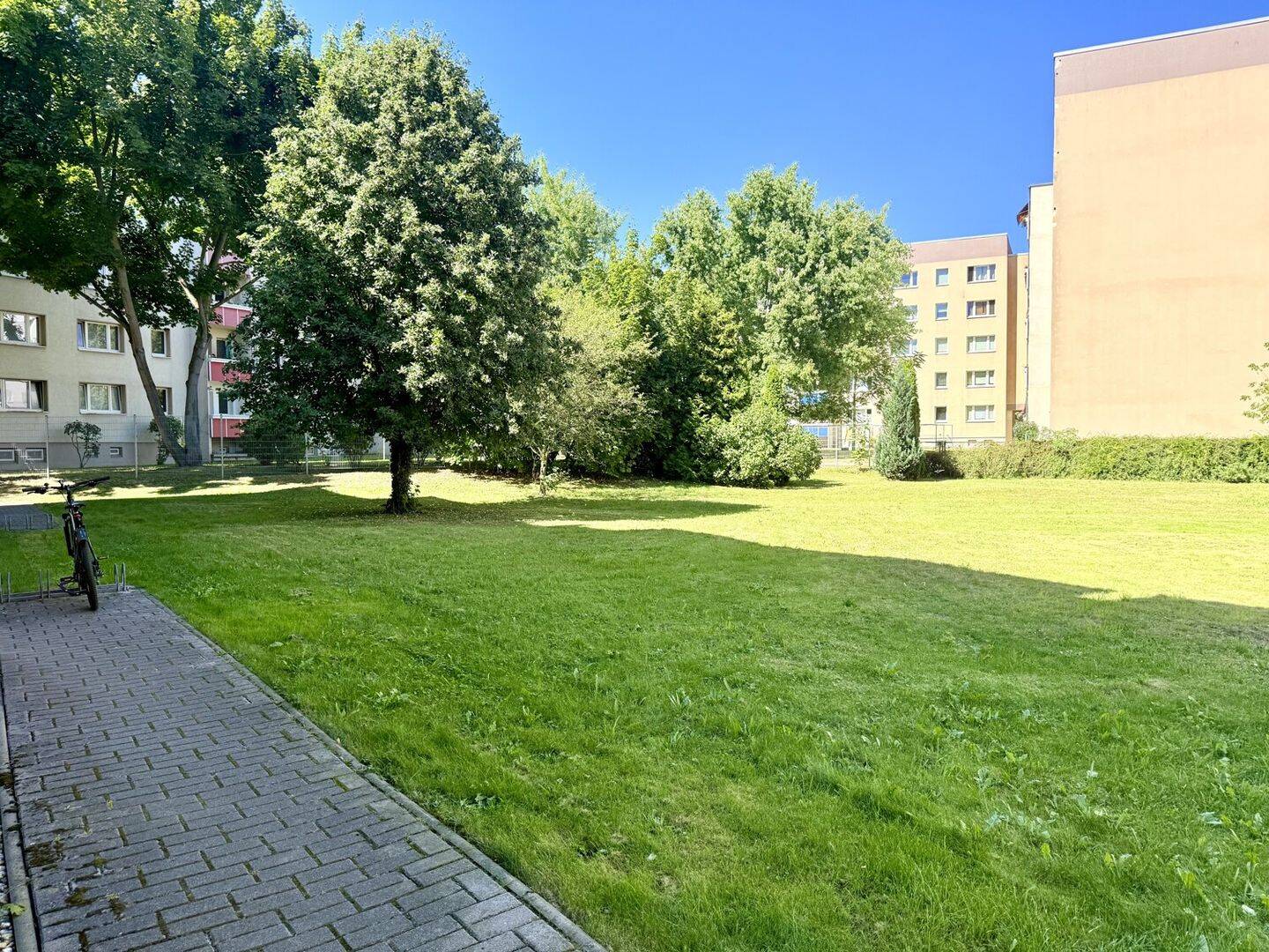 Property thumbnail 3