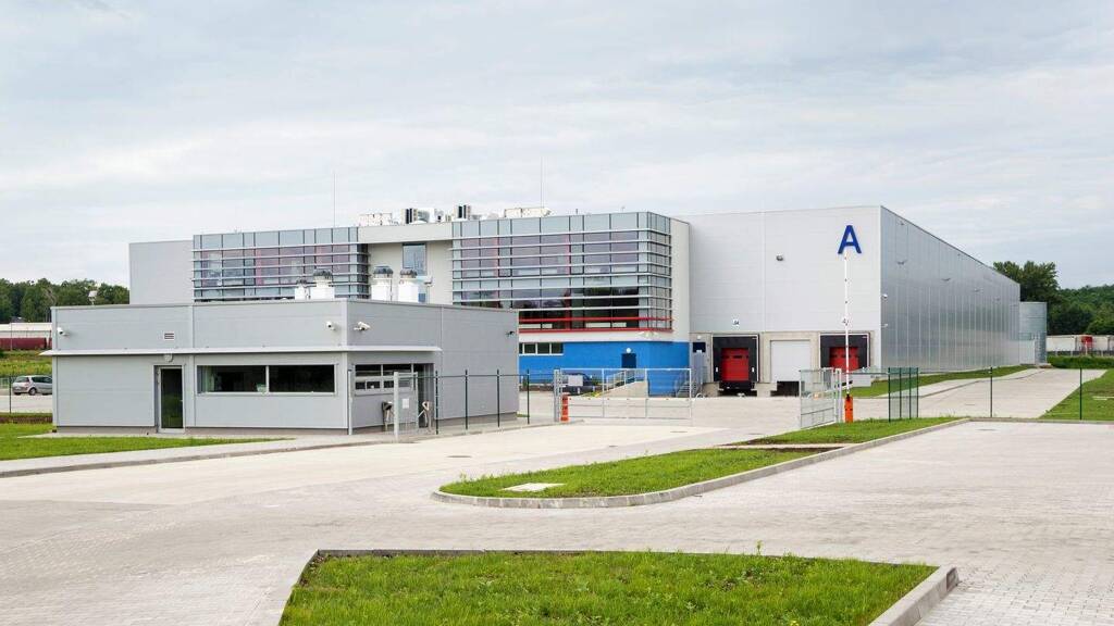 Lagerhalle zur Miete provisionsfrei 21.000 m² Lagerfläche teilbar von 9.500 m² bis 17.200 m² Kleinreuth b Schweinau Nürnberg 90431