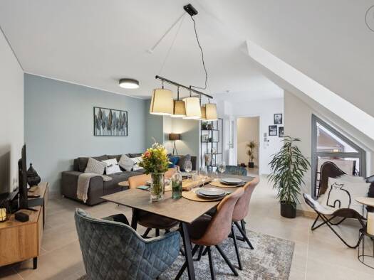 Wohnung zur Miete 1.900 € 3 Zimmer 80 m² 4. Geschoss frei ab sofort Lechhausen Augsburg 86165