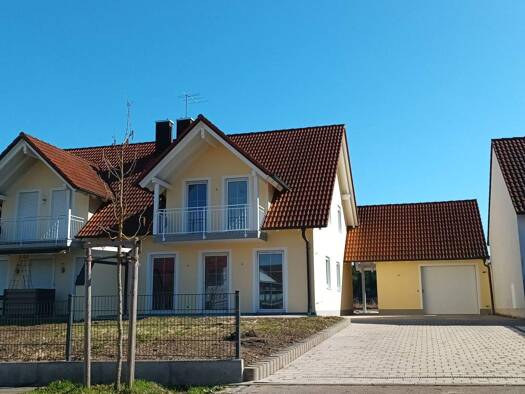 Doppelhaushälfte zur Miete 1.270 € 4 Zimmer 125 m² 450 m² Grundstück frei ab sofort Pfarrer-Reinhard-Str. 5 a Sandizell Schrobenhausen 86529