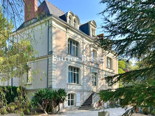 Einfamilienhaus zum Kauf 1.474.000 € 9 Zimmer 410 m² 3.290 m² Grundstück Centre Angers 49000