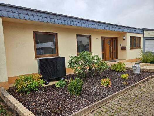 Bungalow zur Miete 1.680 € 4 Zimmer 140 m² 602 m² Grundstück frei ab sofort Steinrausch Saarlouis 66740