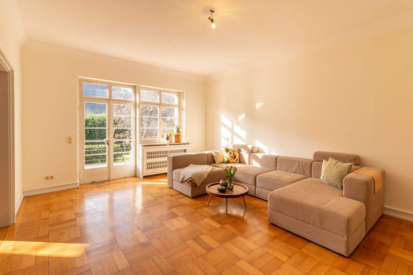 Immobilie in Neumagen-Dhron - Traumhaus mit Moselblick, großzügigem Garten und historischem Charakter - Bild 2