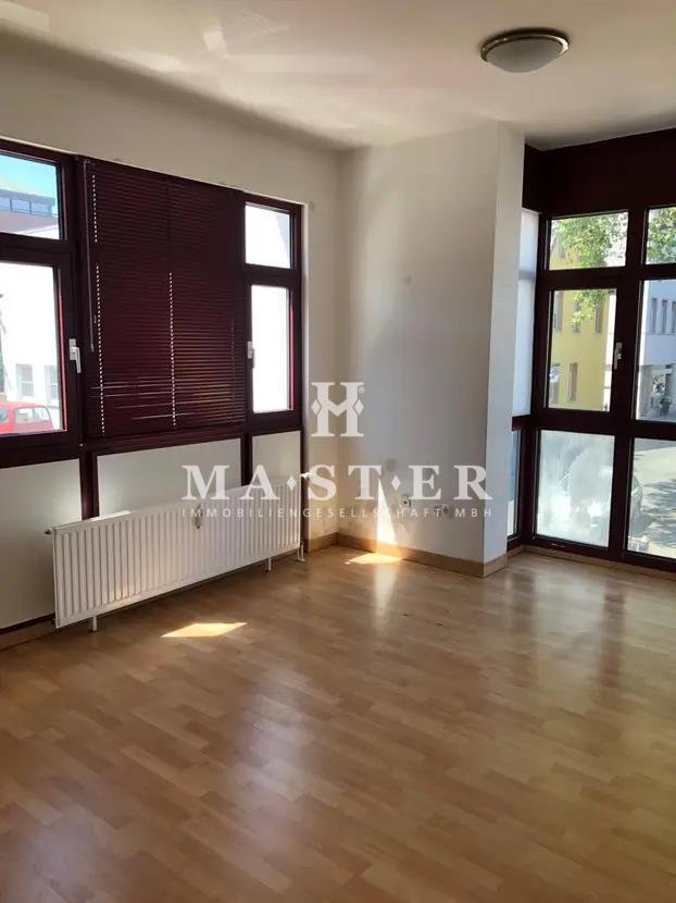 Bürofläche zur Miete 15 € 103 m²<br/>Bürofläche ab 103 m²<br/>Teilbarkeit Höchst Frankfurt am Main 65929