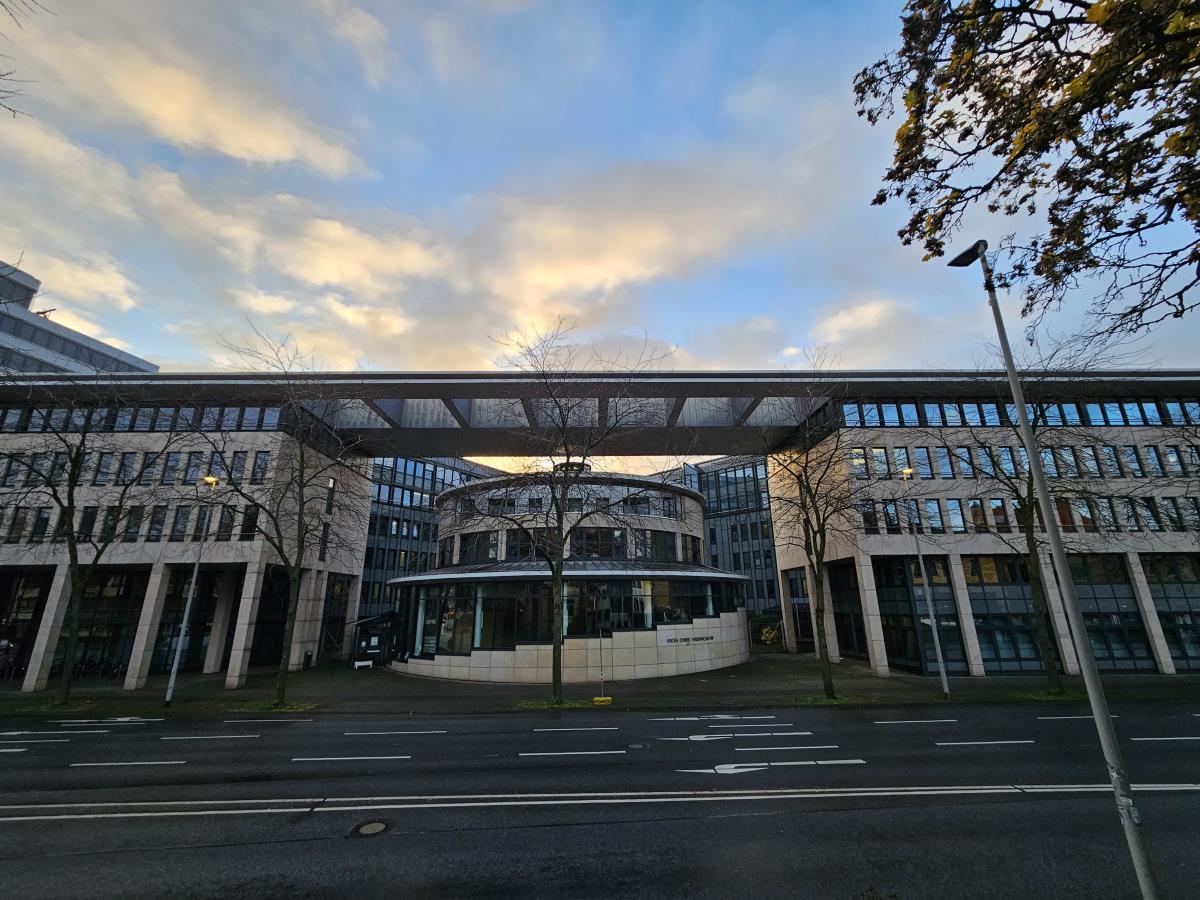 Bürofläche zur Miete 12,50 € 1.132 m²<br/>Bürofläche ab 288 m²<br/>Teilbarkeit Mitte Hannover 30175