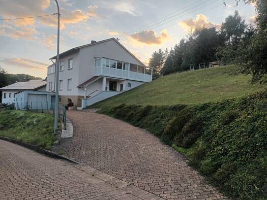Einfamilienhaus zum Kauf 155.000 € 7 Zimmer 145 m² 1.044 m² Grundstück frei ab sofort Schloßstraße 60 Schmelz Schmelz 66839