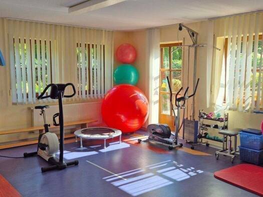 Büro zur Miete 1.175 € 129 m² Bürofläche Asbach Bad Hersfeld 36251