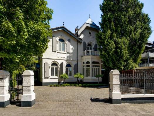 Haus zum Kauf 750.000 € 7 Zimmer 179 m² 401 m² Grundstück andersonweg 9 Roermond 6041 JE