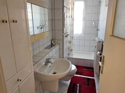 Wohnung zur Miete 350 € 4 Zimmer 74 m² frei ab sofort Eptinger Rain 69 Mücheln Mücheln (Geiseltal) 06249