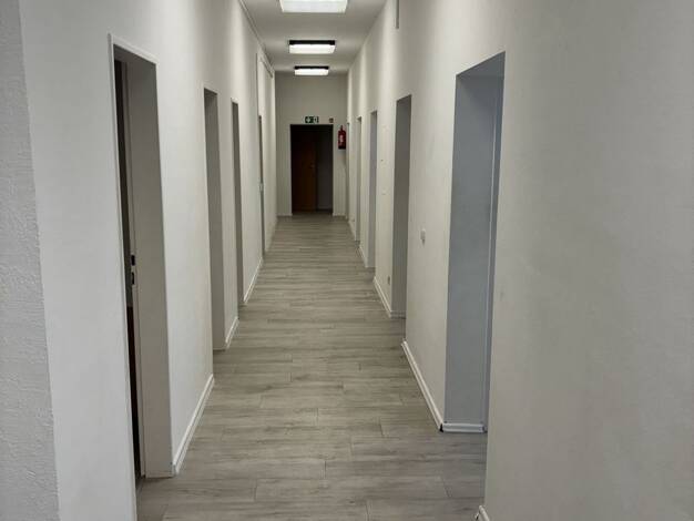 Bürofläche zur Miete 1.400 € 150 m² Bürofläche Berner Straße 62 Nieder-Eschbach Nieder-Eschbach 60437