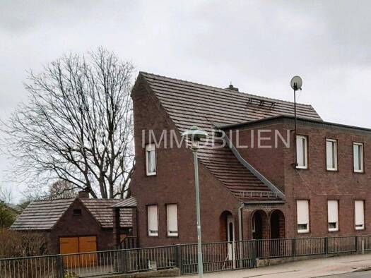 Einfamilienhaus zum Kauf 174.900 € 7 Zimmer 222,3 m² 991 m² Grundstück Großräschen 01983