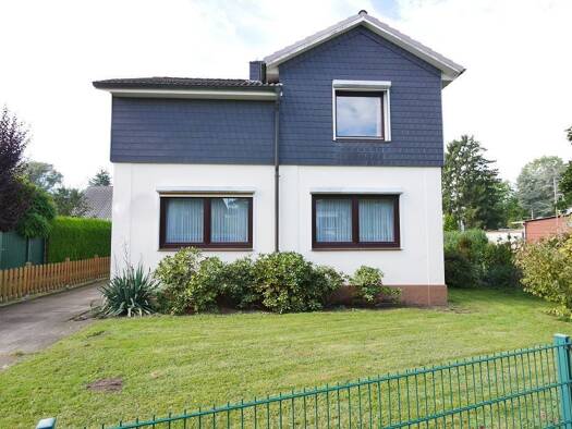 Einfamilienhaus zum Kauf 290.000 € 4,5 Zimmer 117 m² 872 m² Grundstück frei ab sofort Tornesch 25436