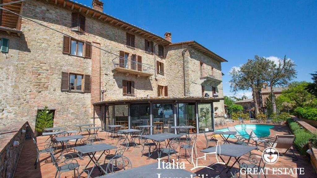 Bauernhaus zum Kauf 1.700.000 € 50 Zimmer 1.500 m² 1.577 m² Grundstück Passignano Sul Trasimeno 06065