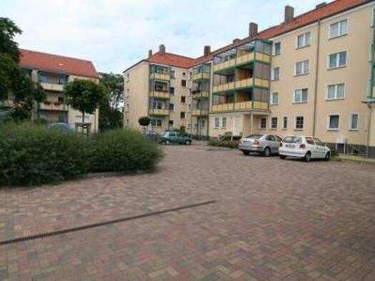 Wohnung zur Miete 450 € 3 Zimmer 66,4 m² 4. Geschoss frei ab 01.01.2026 Albrechtsplatz 15 Innenstadt Dessau-Roßlau 06844