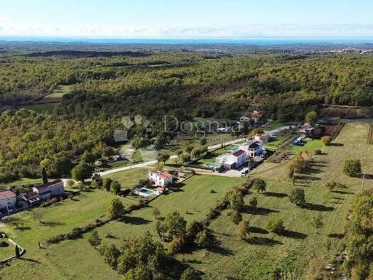 Wohn- und Gewerbegrundstück zum Kauf 250.000 € Baderna, Poreč Poreč 52440