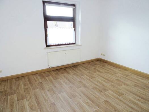 Wohnung zur Miete 340 € 3 Zimmer 65 m² 1. Geschoss frei ab sofort Dorfstraße Langenhessen Werdau 08412