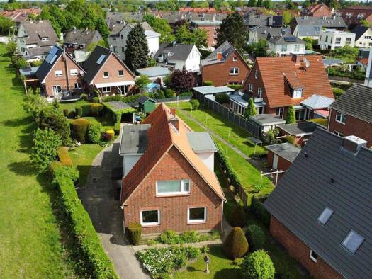 Mehrfamilienhaus zum Kauf 460.000 € 9 Zimmer 185 m² 808 m² Grundstück Wedel 22880