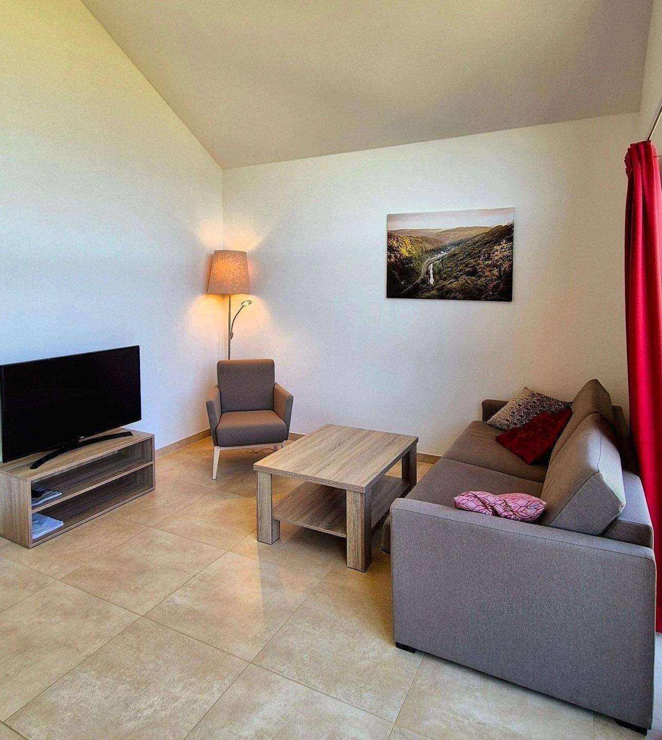 Immobilie in Mistelgau - Einziehen & Wohlfühlen. Vollmöblierter Bungalow im Ferien- und Thermendorf Obernsees.  - Bild 3