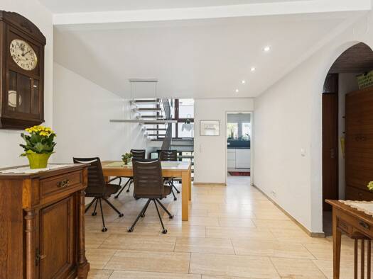 Doppelhaushälfte zum Kauf 565.000 € 5,5 Zimmer 130 m² 199 m² Grundstück frei ab 01.11.2026 Eglosheim Ludwigsburg 71634
