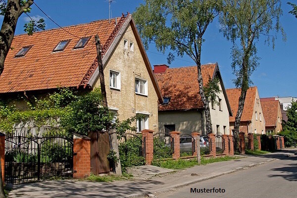 Mehrfamilienhaus zum Kauf 1.800 € 1 Zimmer 496 m²<br/>Wohnfläche 1.725 m²<br/>Grundstück Kreiensen Einbeck 37574