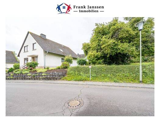 Haus zum Kauf 295.000 € 6 Zimmer 192 m² 733 m² Grundstück Lüxem Wittlich 54516