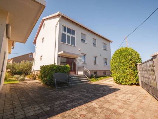 Einfamilienhaus zum Kauf 599.000 € 6 Zimmer 422 m² Poličnik 23000