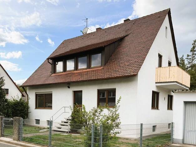 Mehrfamilienhaus zum Kauf als Kapitalanlage geeignet 595.000 € 6 Zimmer 160 m² 430 m² Grundstück Am Eichenrangen 23 Behringersdorf Schwaig bei Nürnberg 90571
