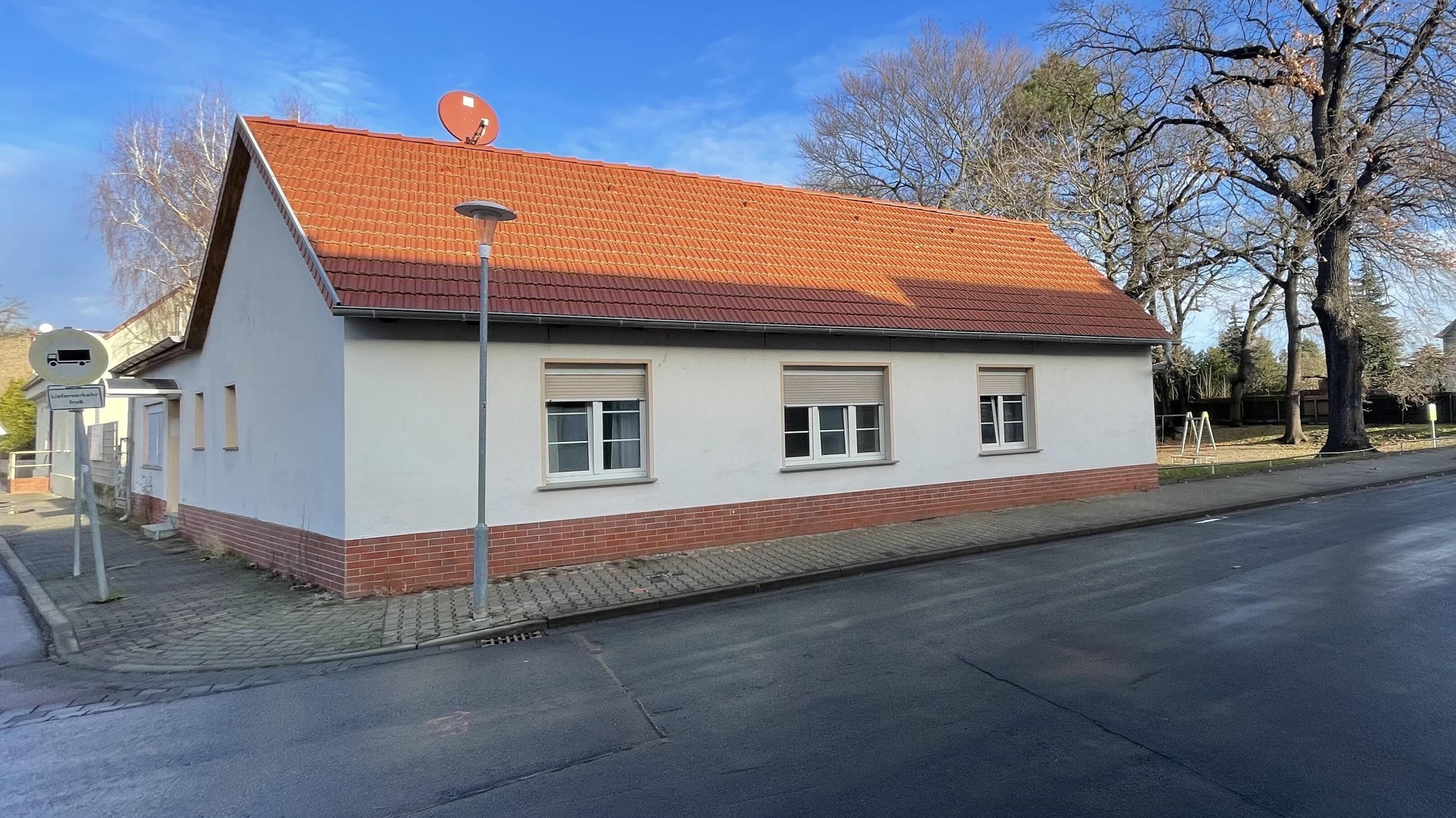 Einfamilienhaus zum Kauf 79.500 € 3 Zimmer 100 m²<br/>Wohnfläche 280 m²<br/>Grundstück Güsten Güsten 39439