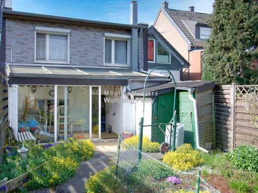 Mehrfamilienhaus zum Kauf 168.000 € 9 Zimmer 148 m² 380 m² Grundstück Beckrath West 41189