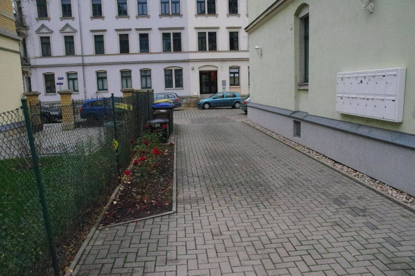 Property thumbnail 2