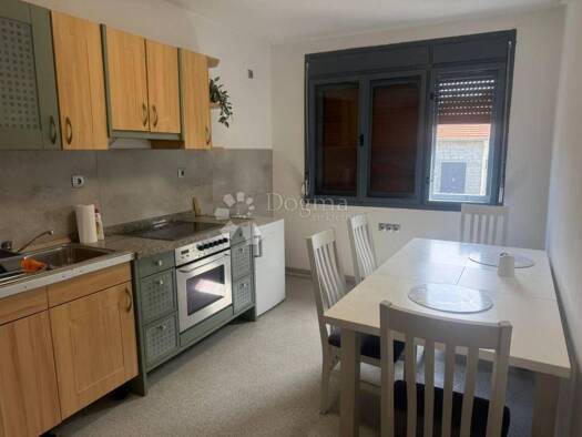 Haus zur Miete 1.800 € 3 Zimmer 100 m² Semovec, Trnovec Bartolovecki Trnovec