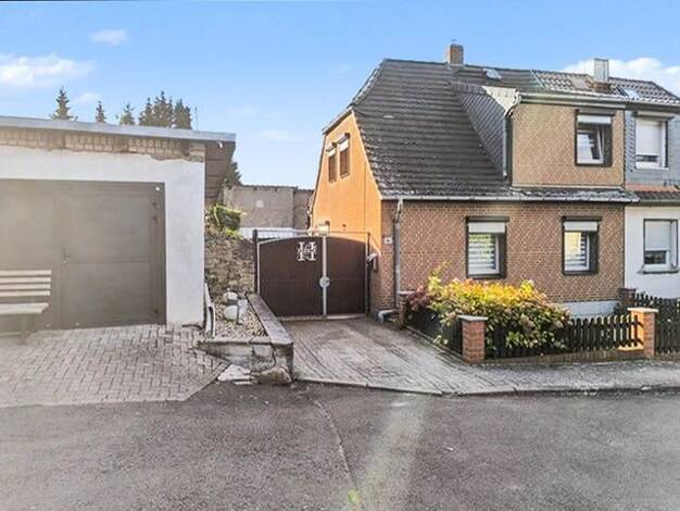 Doppelhaushälfte zum Kauf 149.000 € 3 Zimmer 95 m² 3.532 m² Grundstück Wefensleben Wefensleben 39365