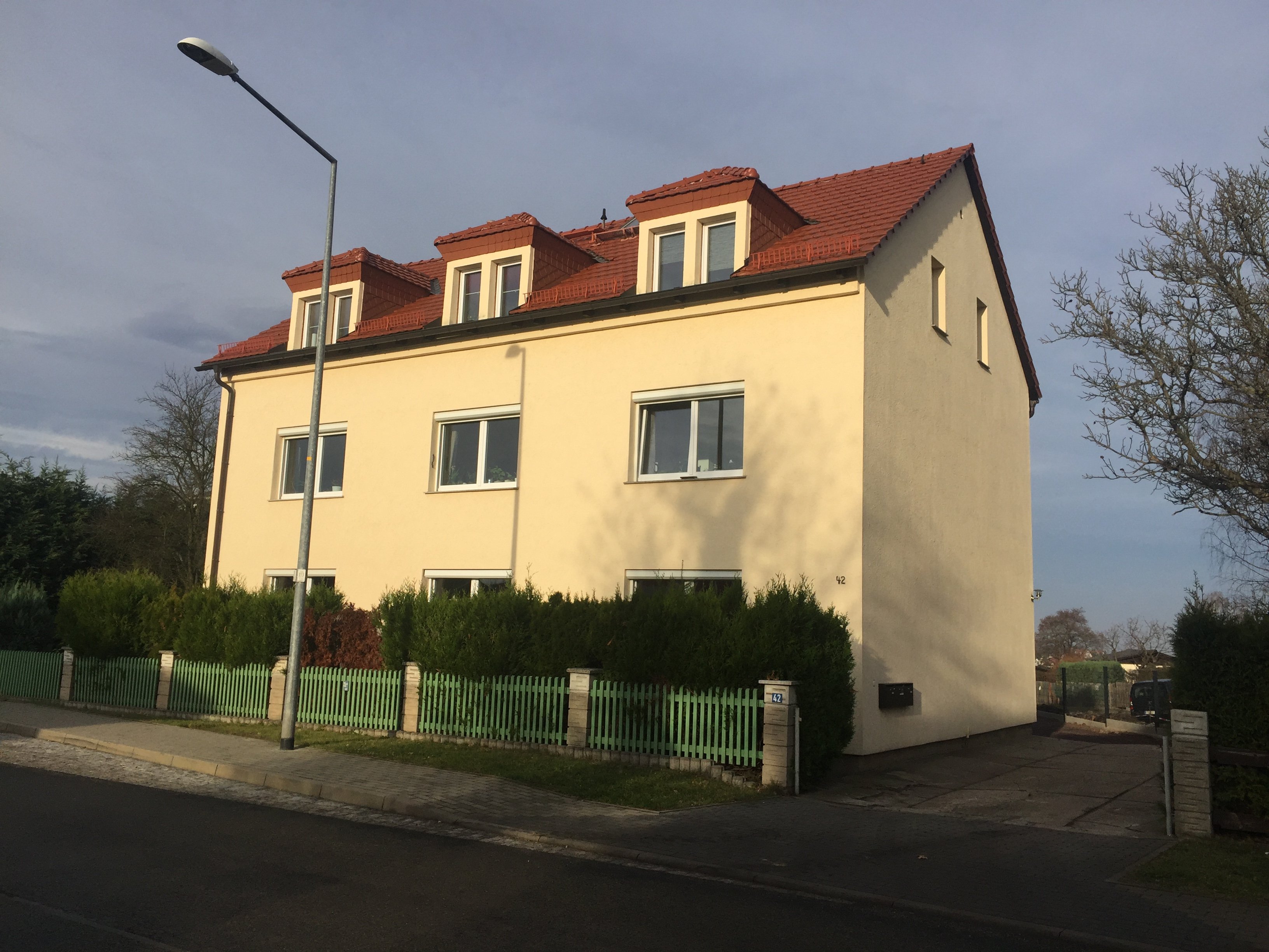 Mehrfamilienhaus zum Kauf provisionsfrei als Kapitalanlage geeignet 499.000 € 18 Zimmer 300 m²<br/>Wohnfläche 700 m²<br/>Grundstück Dresdner Landstrasse 42 Kleinnaundorf Freital 01705